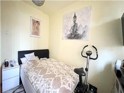 Apartament cu 3 camere, decomandat, situat in zona Soarelui