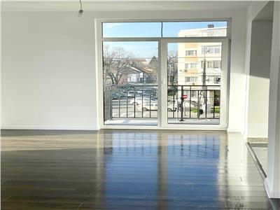 Apartament cu 3 camere, decomandat situat in Calea Sagului, bloc nou.