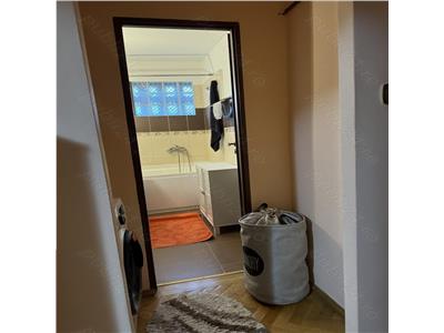 Apartament cu 3 camere in Zona Circumvalatiunii