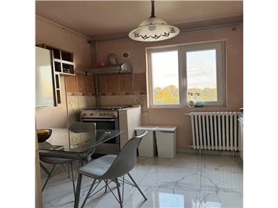 Apartament cu 3 camere in Zona Circumvalatiunii