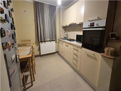 Apartament cu 3 camere in Zona Circumvalatiunii