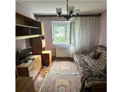 Apartament cu 3 camere, etaj 1 din 4, in Zona Dacia