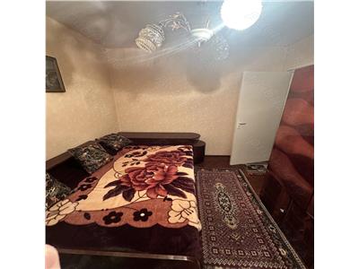Apartament cu 3 camere, etaj 1 din 4, in Zona Dacia