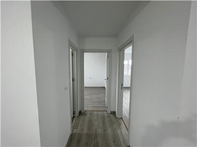 Apartament cu 3 camere in Zona Torontalului, Bloc Nou