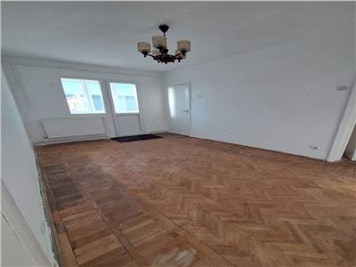 Apartament cu 3 camere in Zona Dacia