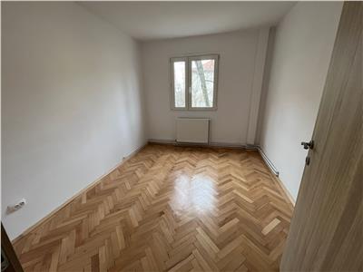 Apartament cu 3 camere in Zona Circumvalatiunii