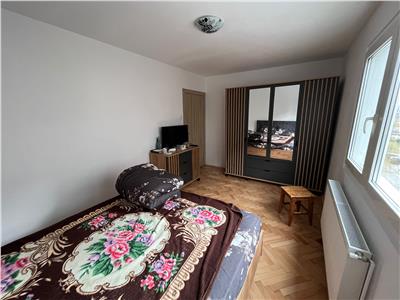 Apartament cu 3 camere in Zona Circumvalatiunii