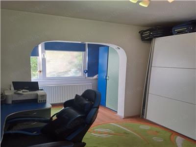 Apartament cu 4 camere in zona Torontalului
