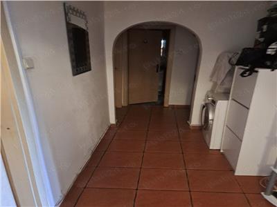 Apartament cu 4 camere in zona Torontalului