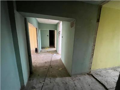 Apartament cu 4 camere in zona Modern