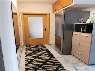 Apartament cu 3 camere in zona Girocului