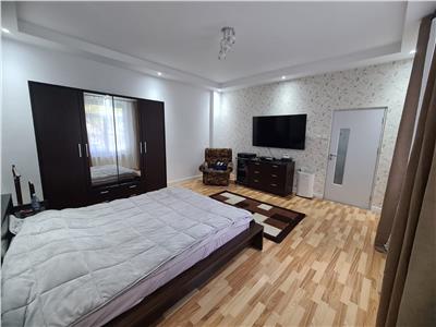 Apartament cu 3 camere in Zona Sinaia