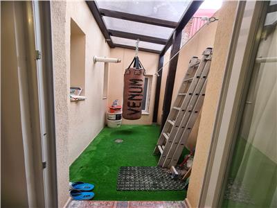 Apartament cu 3 camere in Zona Sinaia