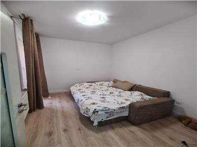 Apartament cu 3 camere in Zona Sinaia