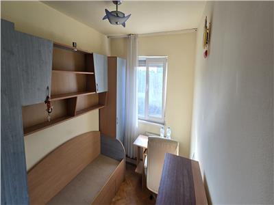 Apartament cu 4 camere in zona Dacia - Cetatii