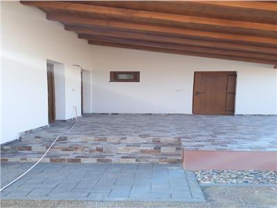 Duplex cu 3 camere, 3 bai in Mosnita Veche