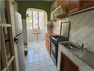 Apartament cu 3 camere, etaj 2 din 4 in zona Torontalului