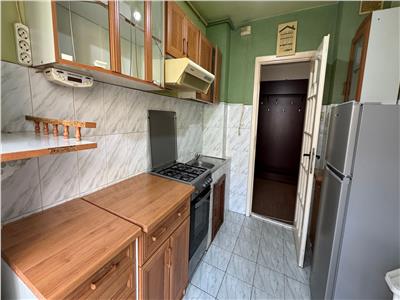 Apartament cu 3 camere, etaj 2 din 4 in zona Torontalului