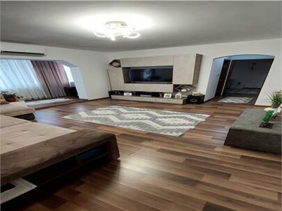 Apartament cu 3 camere, 2 bai in zona Modern