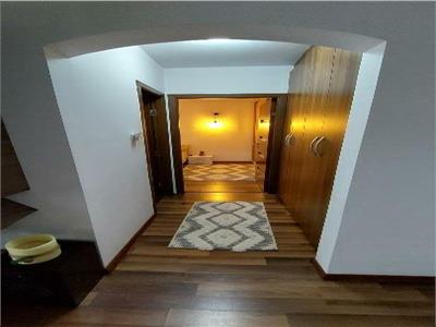 Apartament cu 3 camere, 2 bai in zona Modern