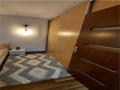 Apartament cu 3 camere, 2 bai in zona Modern