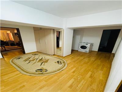 Apartament cu 3 camere in zona Modern