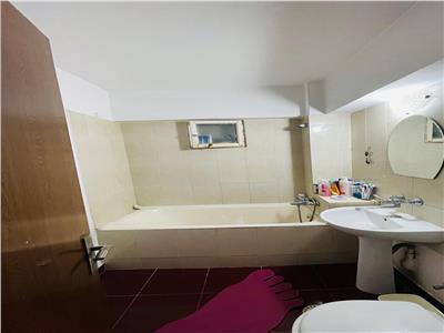 Apartament cu 3 camere in zona Modern