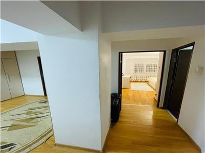 Apartament cu 3 camere in zona Modern