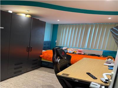 Apartament cu 3 camere in zona Dacia