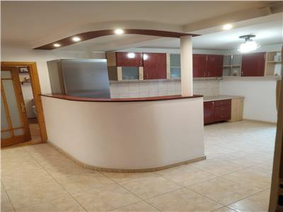 Apartament cu 3 camere in zona Soarelui