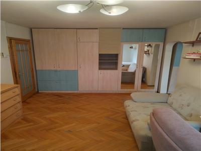Apartament cu 3 camere in zona Soarelui