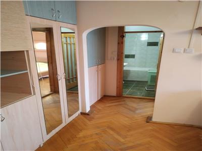 Apartament cu 3 camere in zona Soarelui