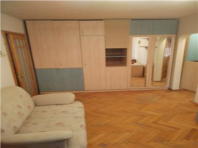 Apartament cu 3 camere in zona Soarelui