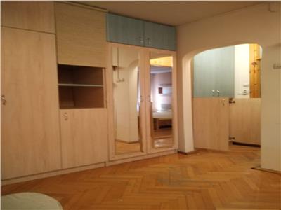 Apartament cu 3 camere in zona Soarelui