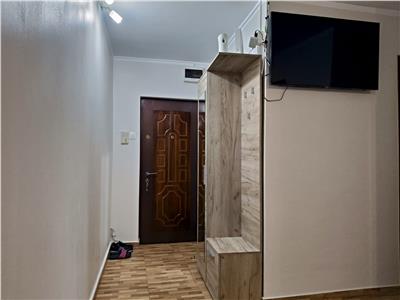 Apartament cu 3 camere in zona Aradului