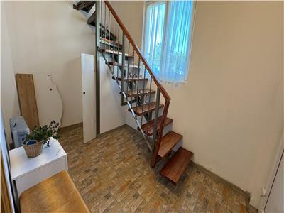 Apartament 4 camere, 2 bai, 2 bucatarii, zona Mehala