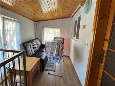 Apartament 4 camere, 2 bai, 2 bucatarii, zona Mehala