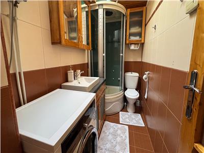 Apartament 4 camere, 2 bai, 2 bucatarii, zona Mehala