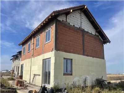 2|2 Duplex 215mp la rosu in Sacalaz