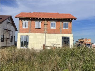 2|2 Duplex 215mp la rosu in Sacalaz