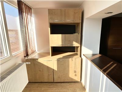 Apartament spatios cu 3 camere, decomandat situat in Calea Sagului aproape de Turist
