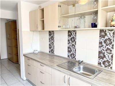 Apartament spatios cu 3 camere, decomandat situat in Calea Sagului aproape de Turist