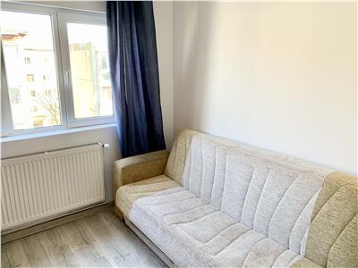 Apartament spatios cu 3 camere, decomandat situat in Calea Sagului aproape de Turist